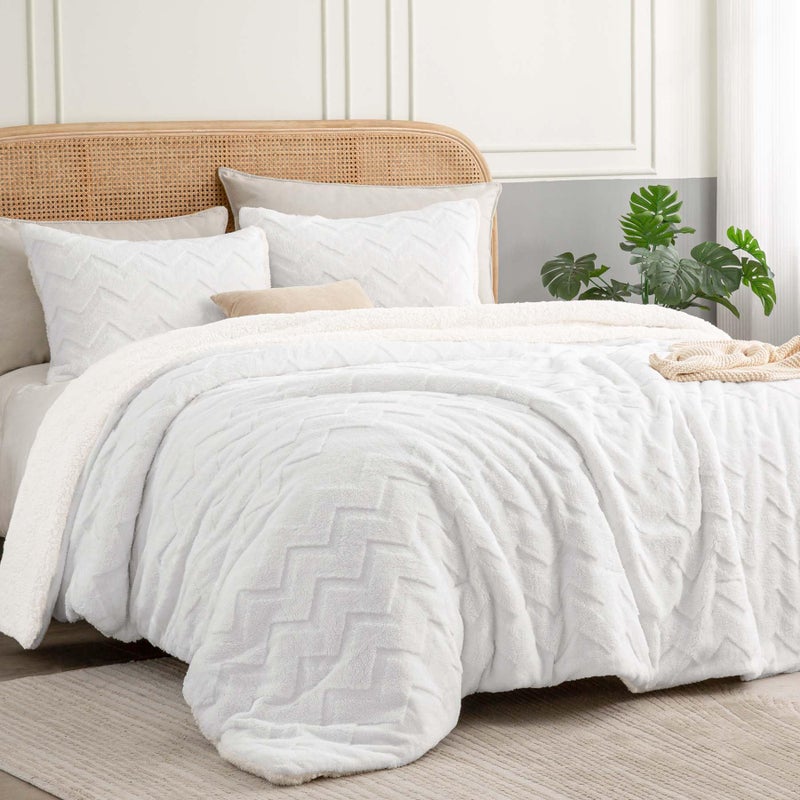 BEDELITE Fluffy Queen Comforter Set - Super Soft Sherpa White Comforter for Queen Size Bed, Luxury Warm Bedding Set for Winter, Fuzzy Bed Set 3 Pieces (1 Comforter, 2 Pillowcases) - Image 2