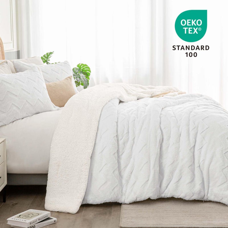 BEDELITE Fluffy Queen Comforter Set - Super Soft Sherpa White Comforter for Queen Size Bed, Luxury Warm Bedding Set for Winter, Fuzzy Bed Set 3 Pieces (1 Comforter, 2 Pillowcases) - Image 4