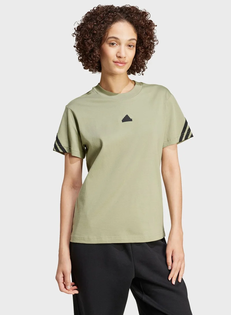 adidas تيشيرت فيوتشر آيكون مزين بـ 3 خطوط