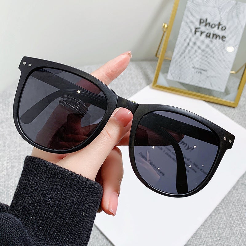 Generic New Polarized Folding Sunglasses UnisexInk black plain sheet (excluding box) Ink black plain sheet (excluding box) 