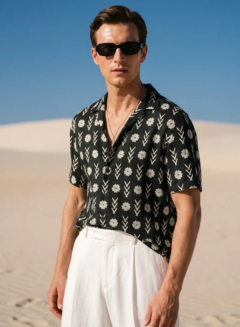 Tezhhomayaa Echoes in Order Cuban Collar Shirt – Geometric Pattern