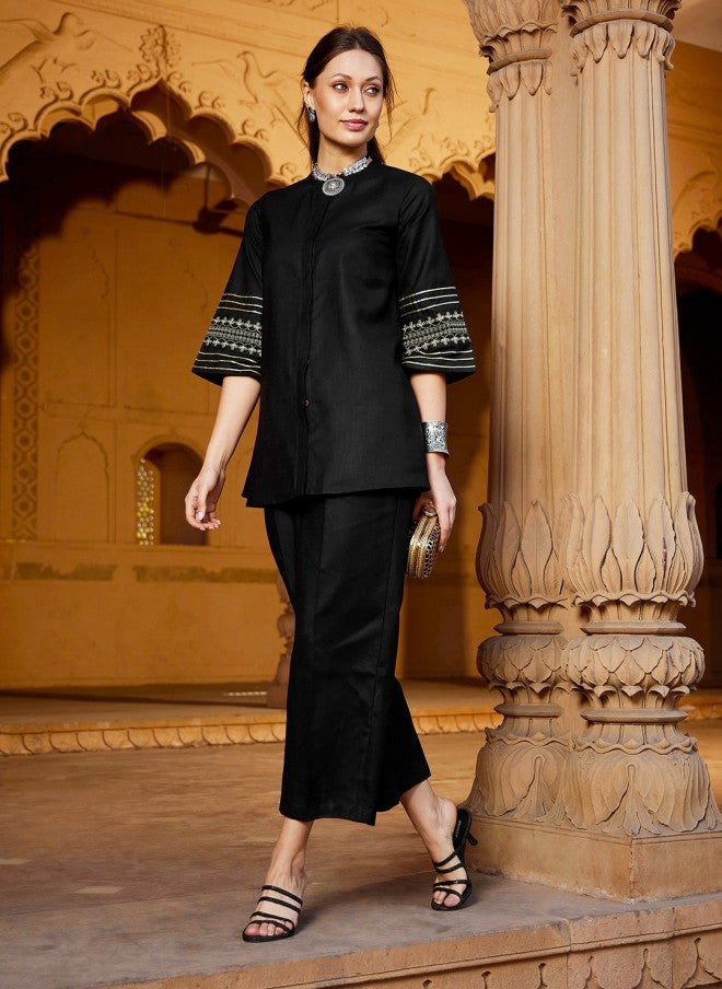 ساسافراس طقم بلوزة وبنطلون بالازو للنساء باللون الأسود - Image 1