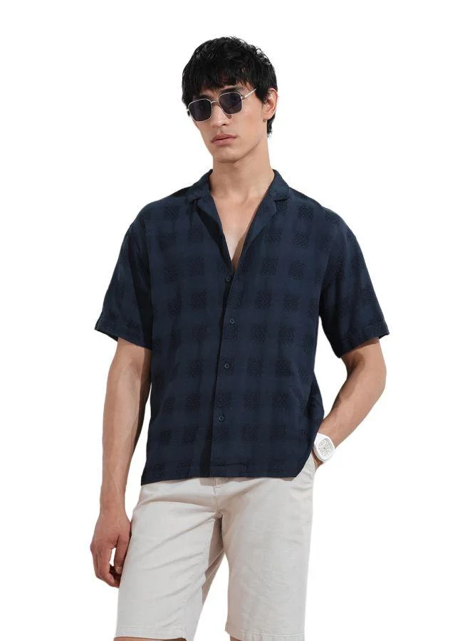 شركة المرآب الهندية Men Relaxed Fit Textured Cuban Collar Half Sleeves Shirt
