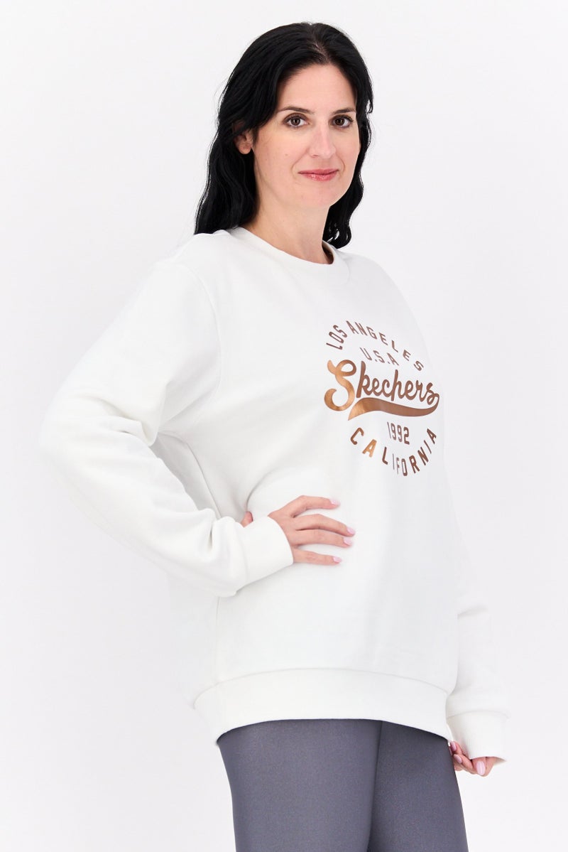 SKECHERS سويت شيرت رياضي نسائي بأكمام طويلة مع رسومات، مجموعة بيضاء - Image 2