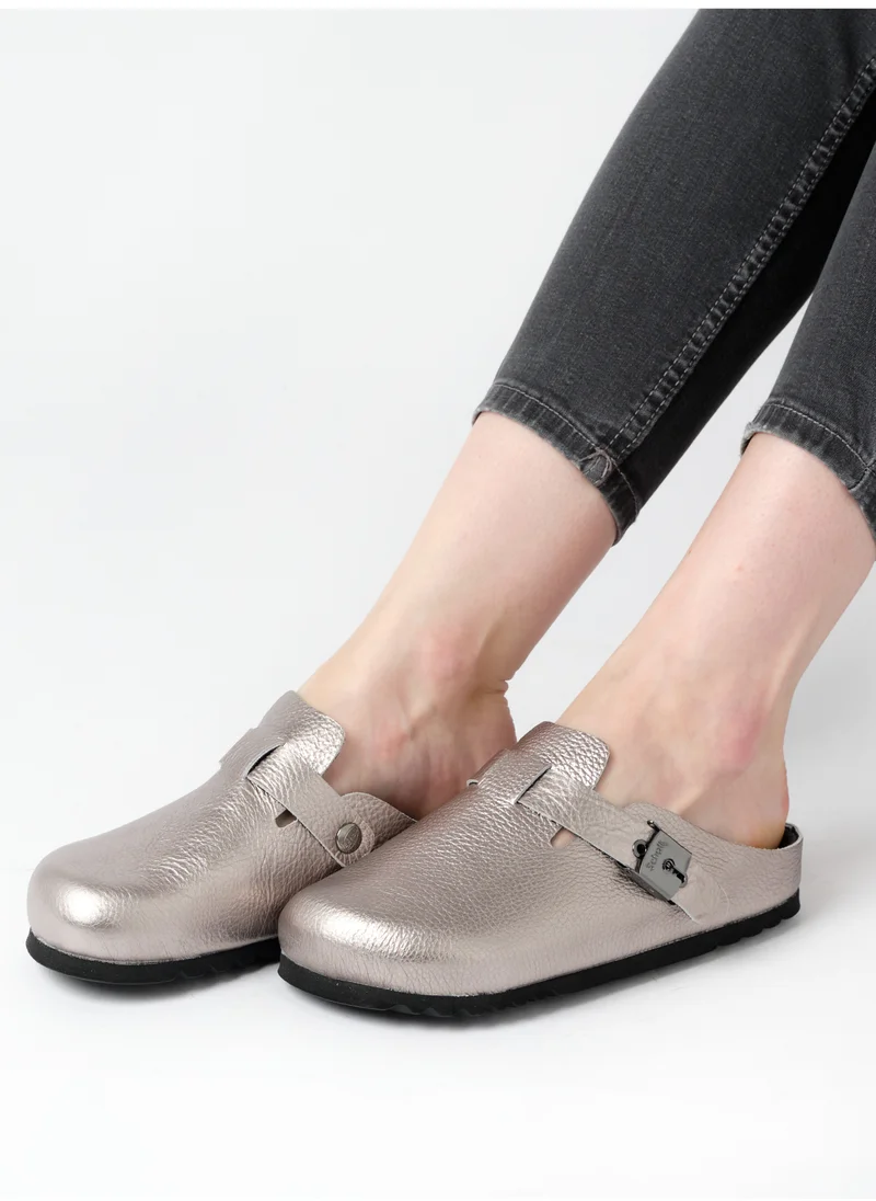 شول CLOG SILVER GRACE