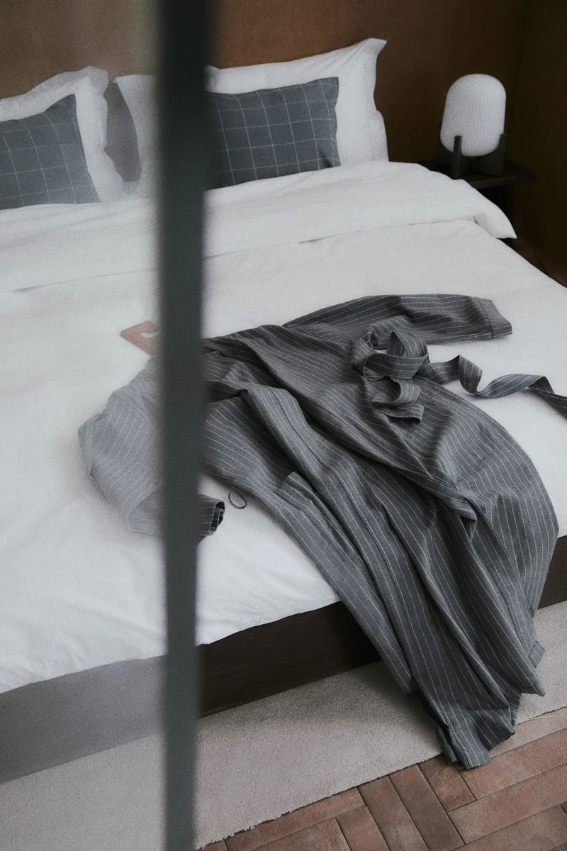 اتش اند ام روب للمنزل من نسيج الفلانيل