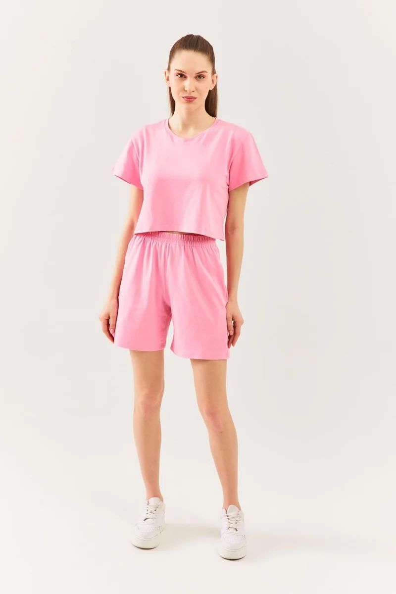 بوتيكجيز Pembe Oversize Rahat  Pamuklu Penye Bisiklet Yaka Kısa Kol Basic Crop T-Shirt