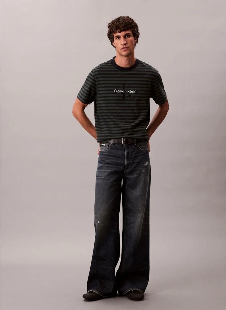 كالفن كلاين جينز تيشيرت مريح مخطط بشعار مونوغرام