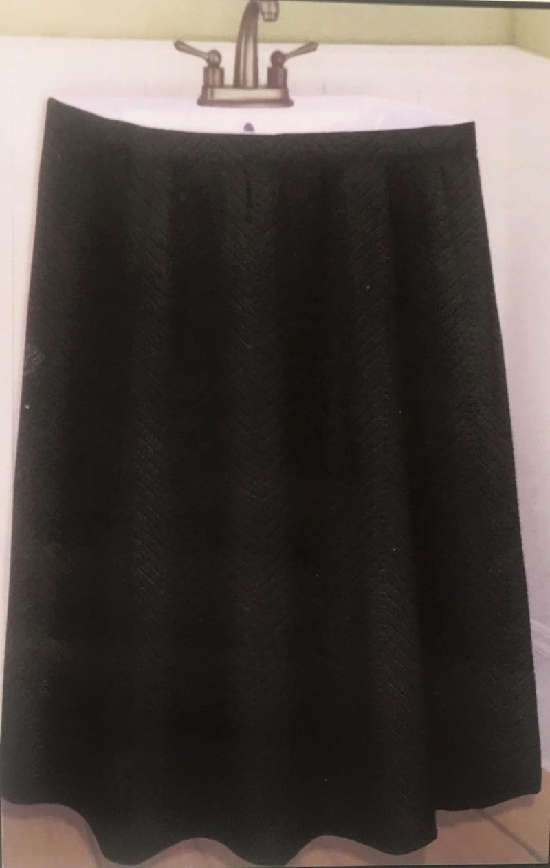 HOME SELECTION Better Home Textured Microfiber Sink Skirt, Luxurious Fabric Bathroom Vanity Cover, (Black) - Image 1