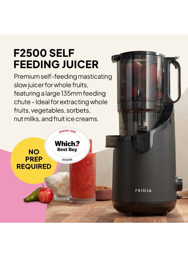 فريدجا عصارة فريجا f2500 ذاتية التغذية – عصارة بطيئة ممتازة لاستخلاص العصير من الفواكه الكاملة – فتحة تغذية واسعة 135 مم، بقدرة 250 واط – عصر بارد للعصير وحليب المكسرات – بحجم كامل – باللون الأسود غير اللامع - Image 2