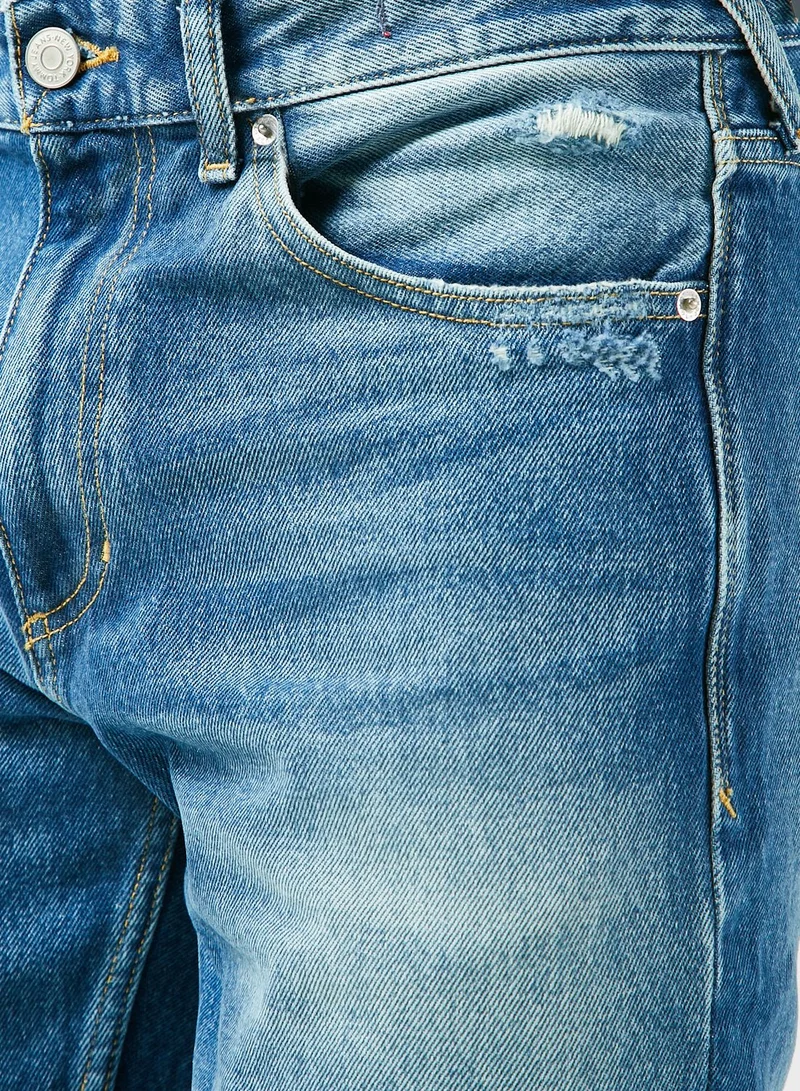 TOMMY JEANS Light Wash Regular Fit Jeans