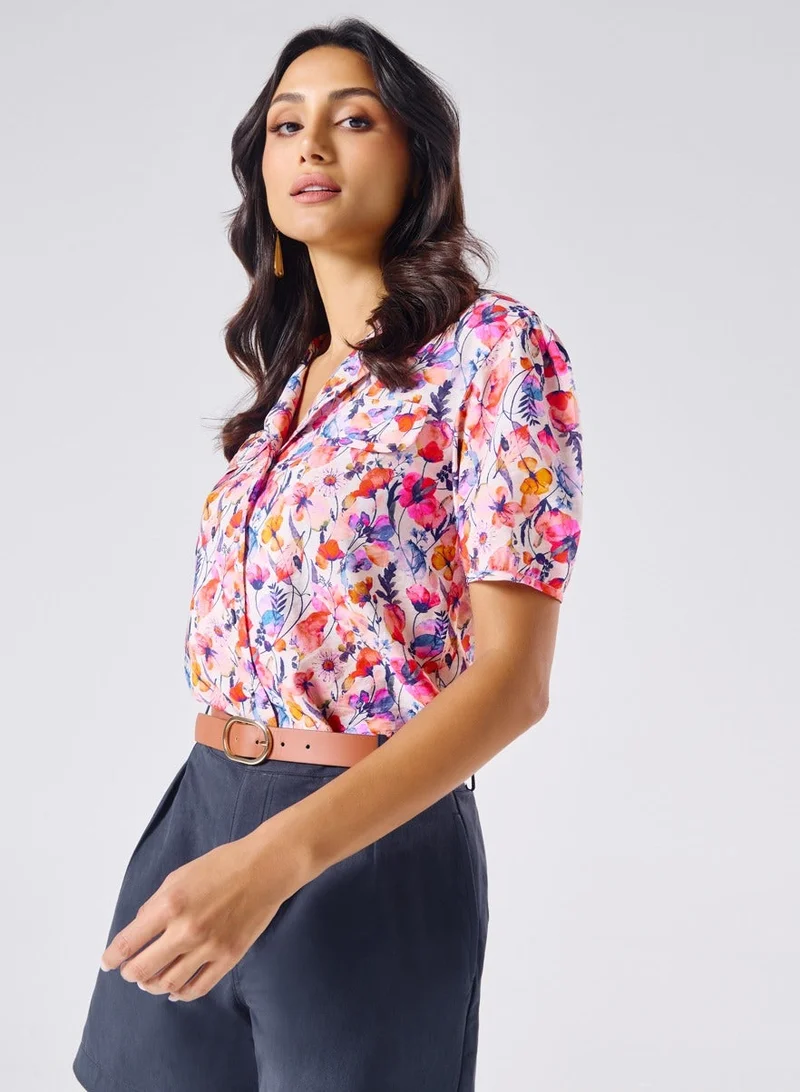 زجزاج قميص مطبوع بأكمام قصيرة وياقة مطوية