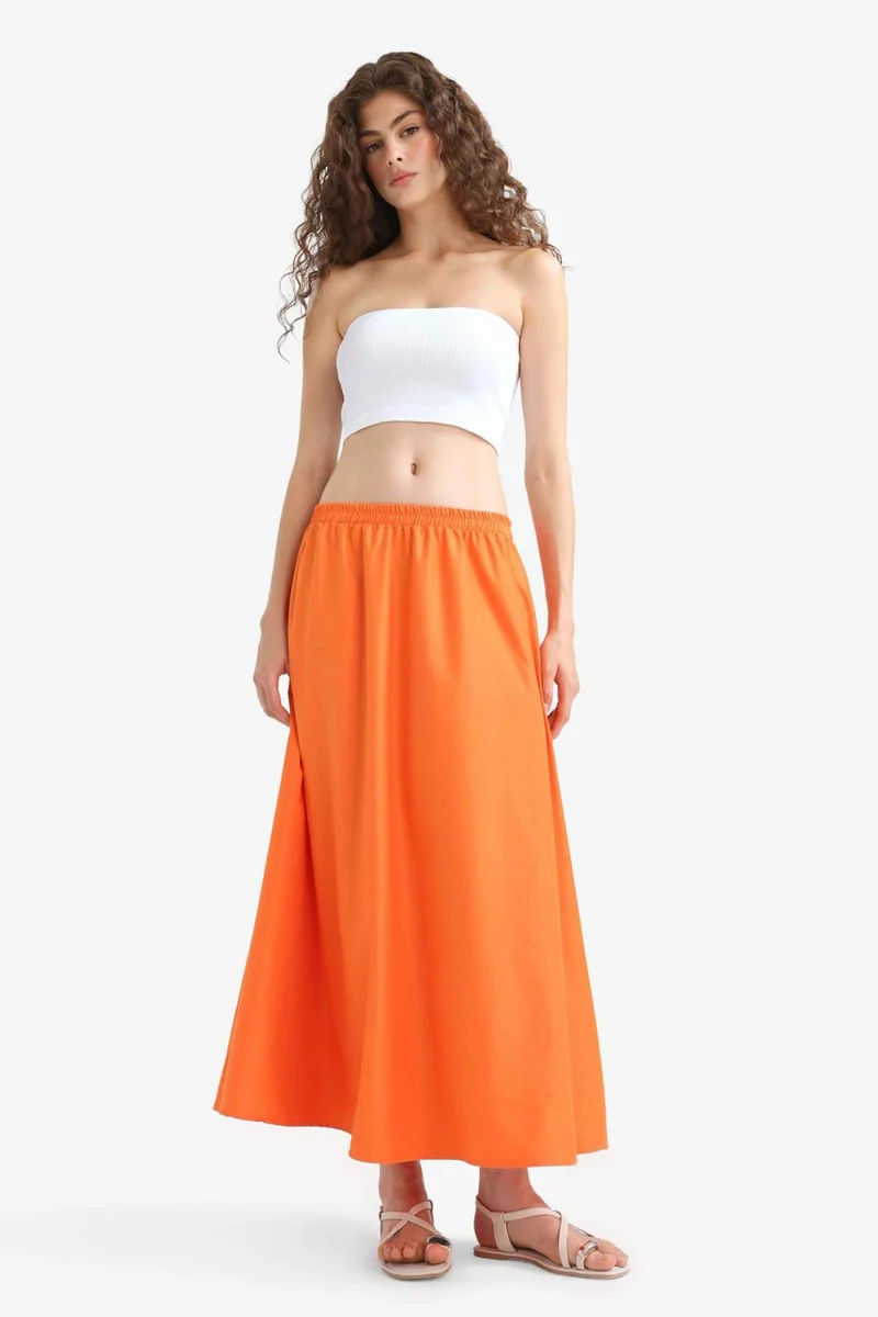 ديفاكتو A Cut High Waist Maxi Skirt