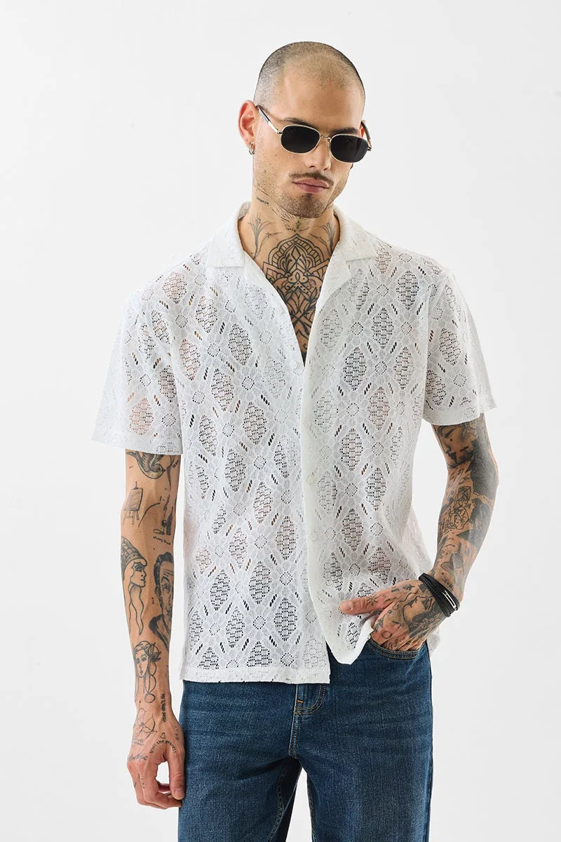 سنيتش قميص كروشيه أبيض بتصميم ذاتي بقصة صندوقية