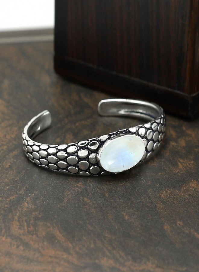 Sterling Silver Jewelry سوار كف من حجر القمر الطبيعي للرجال والنساء - مجوهرات بوهو قابلة للتعديل مطلية بالفضة 925 مصنوعة يدويًا - سوار بياني من حجر كريم أبيض لمواليد يونيو - هدية عيد الحب له ولها - Image 4