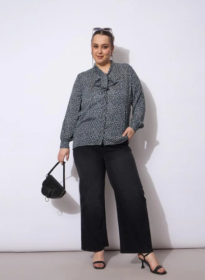 ساسافراس بلوزة بمقاس كبير وياقة بأربطة