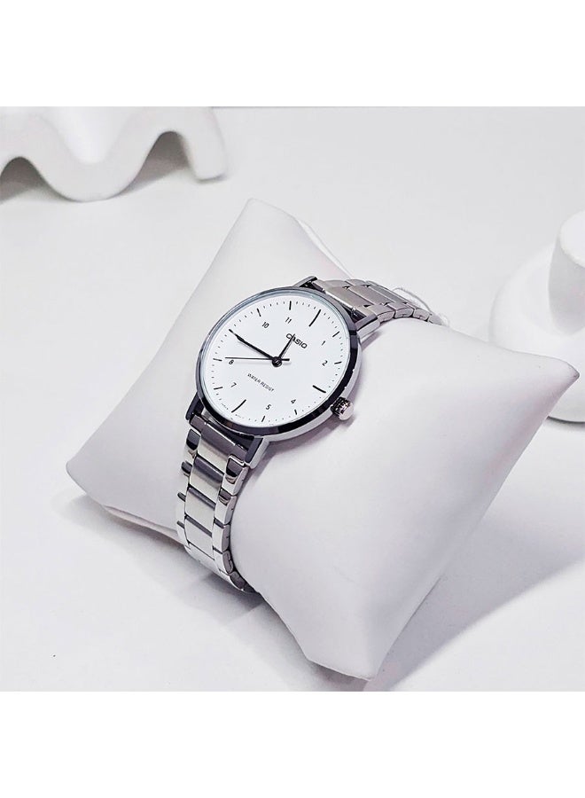 Casio LTP-VT03D-7B Women’s Stainless Steel Analog Watch – White Dial with Silver Bracelet - Image 4