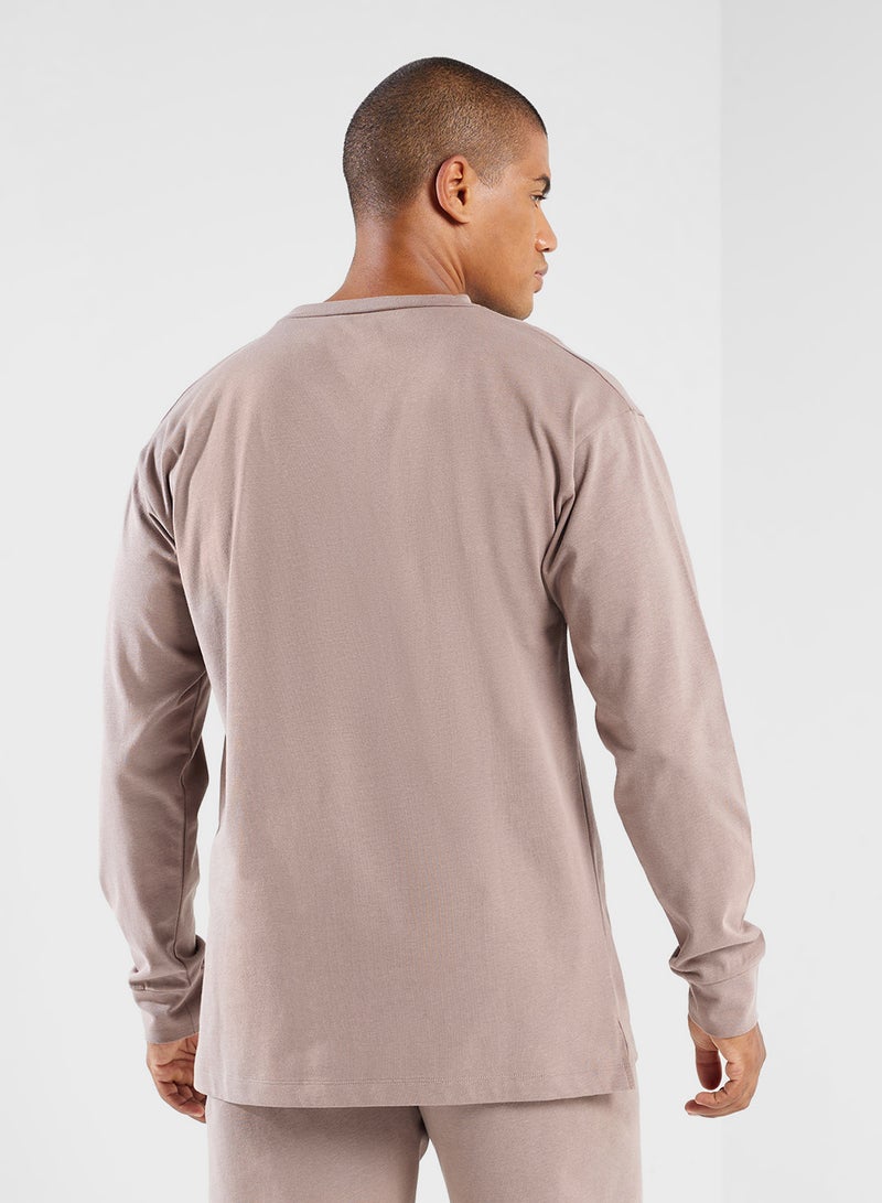 ذا جيفينج موفمنت تيشيرت بشعار - Image 2