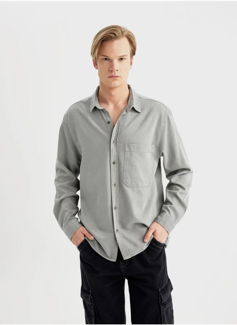 ديفاكتو Man Oversize Fit Long Sleeve Shirt