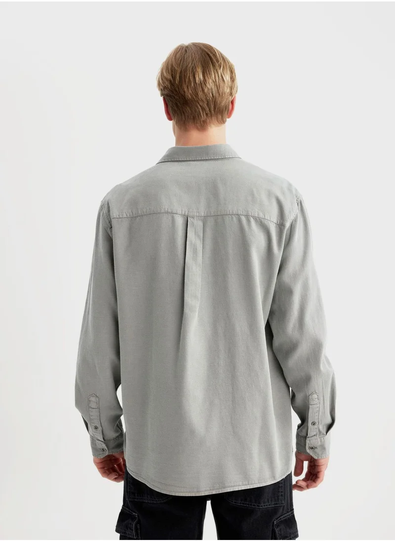 ديفاكتو Man Oversize Fit Long Sleeve Shirt