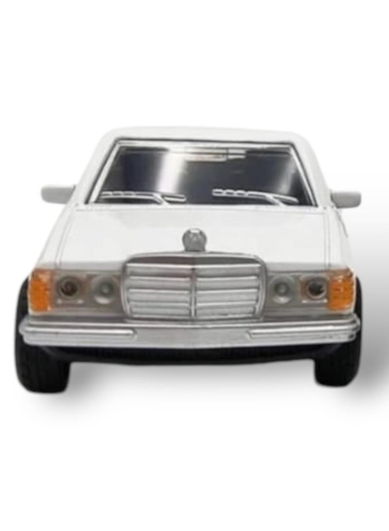 Old Metal Sedan Model Toy Car White Color Realistic Simulation Size 1:32 A Beautiful Looking Classic Car Useful For Playing Or Decorating The Room Or Office Or Placing It As A Decoration On The Shelves Of The Hair House Or Used By Professional Photographers For Advertisements Or Backgrounds Or Adding It Inside A Masterpiece Of An Old Popular Model Of Heritage - Image 4
