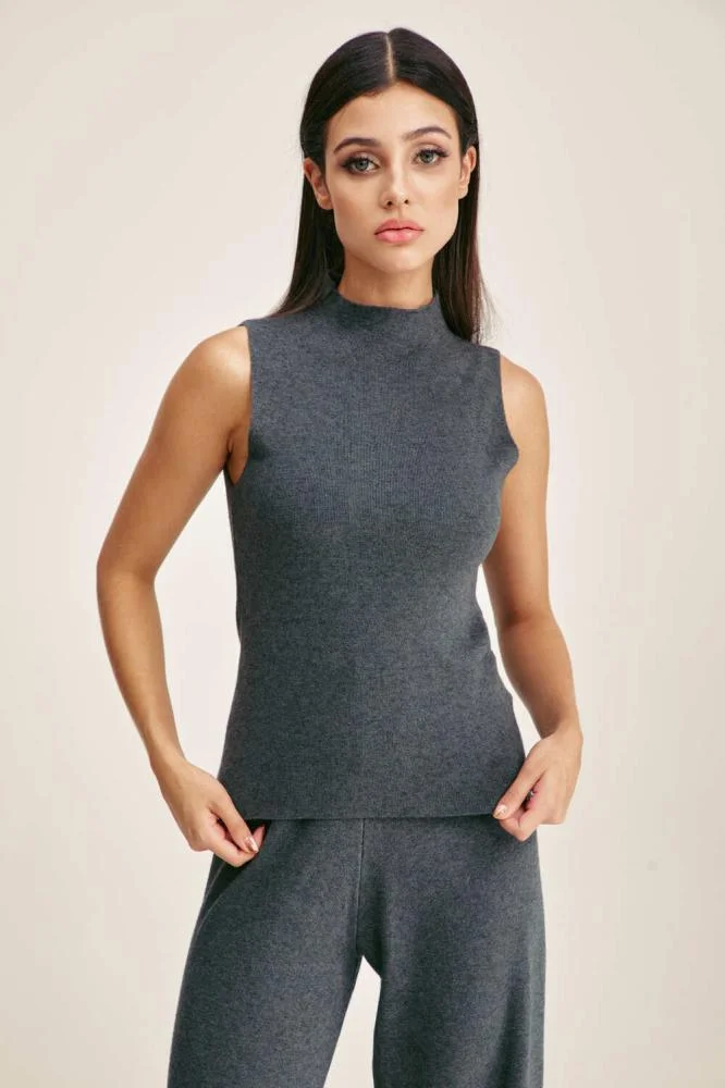 Tenda Sleeveless Knitted Blouse Grey