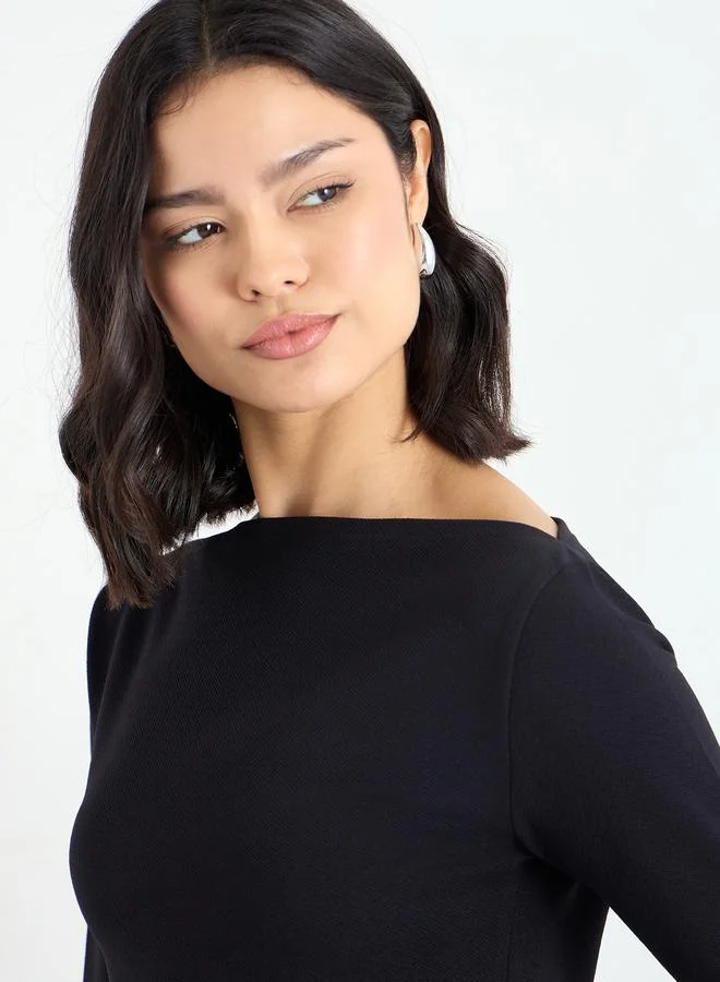 Styli Styli Black Asymmetric Hem Knit Top