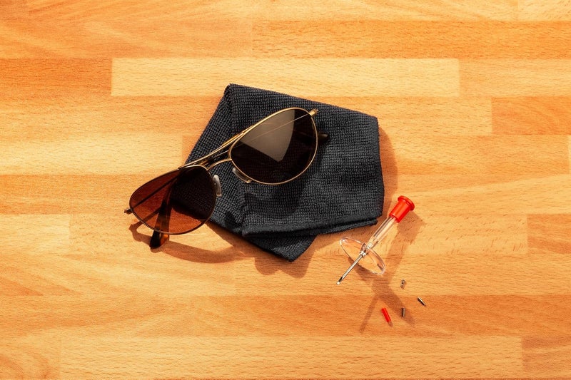 Flents Eyeglass Repair Kit with Magnifying Glass and Screwdriver - Image 3