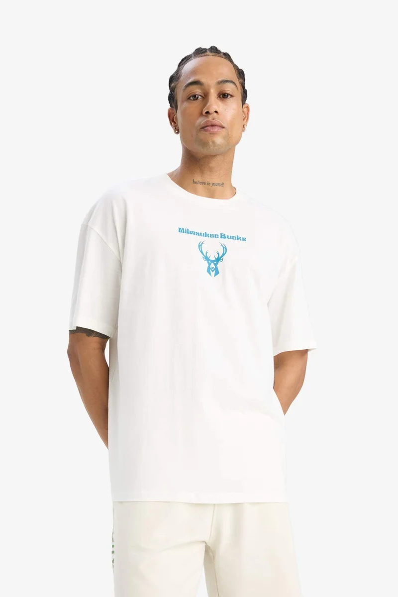 ديفاكتو Oversize Wide Fit Crew Neck Back Printed Short Sleeve T-Shirt