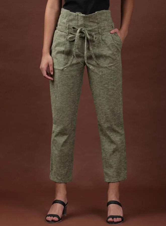 Women Straight Fit Solid High Rise Pant