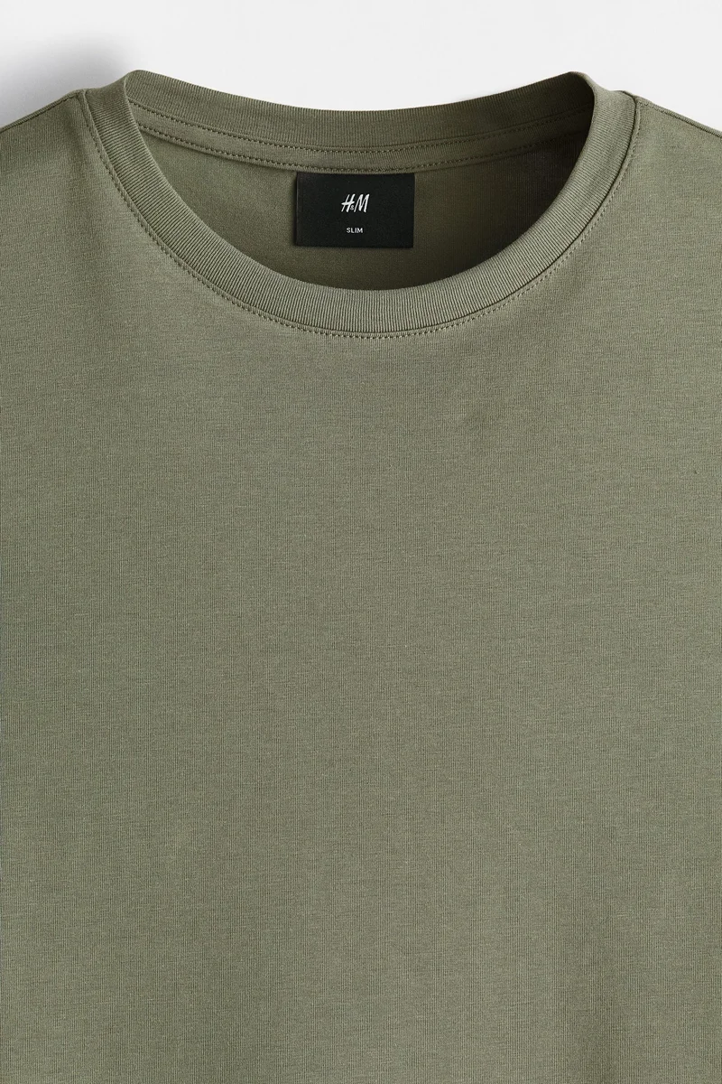 اتش اند ام تي-شيرت بقبة دائرية وبقصّة سلِم