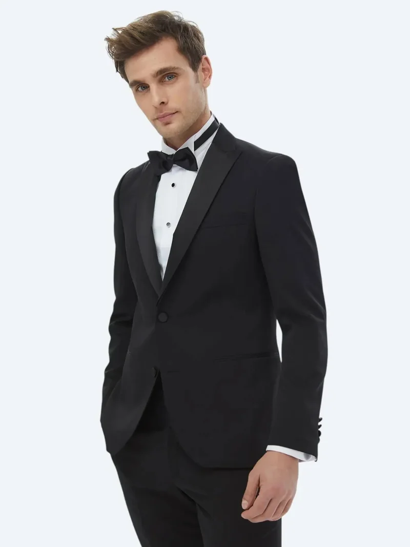 كيب بدلة توكسيدو سوداء سادة بقصة ضيقة قابلة للإزالة ذات صفين من الأزرار