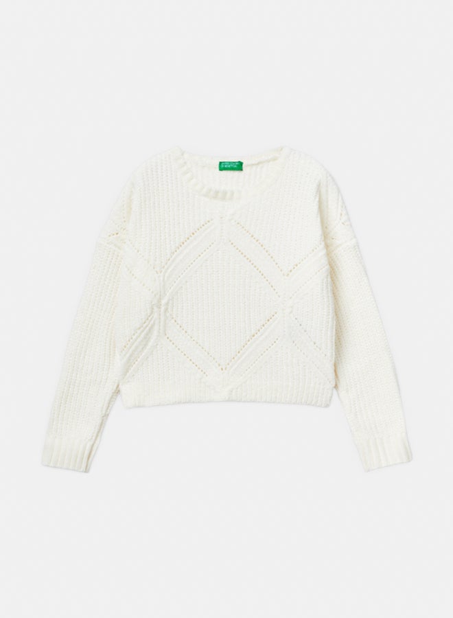 سويتر بنات بقطعَة مربعة من قماش مخمل