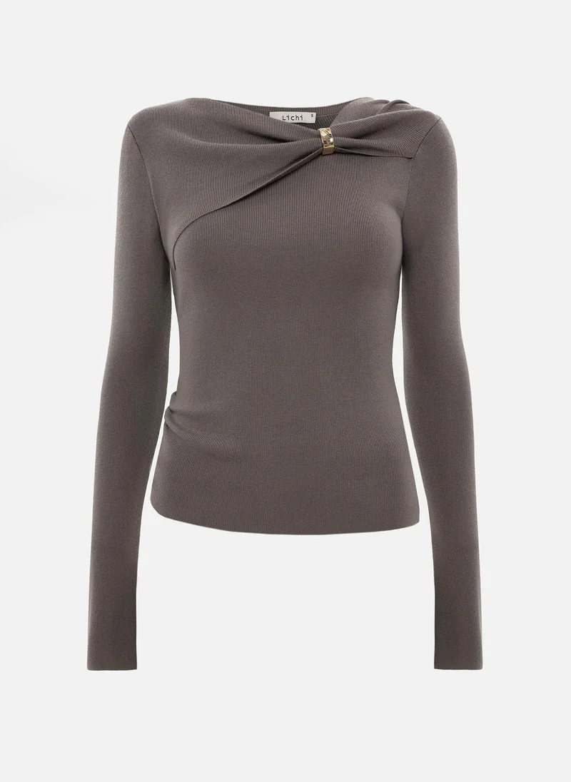 Lichi Viscose jumper with gathering and gold detailing on the collar