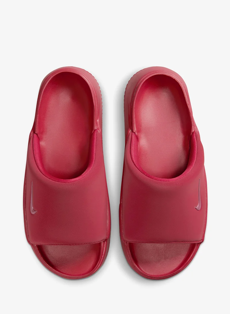 نايكي هدوء الارتفاع