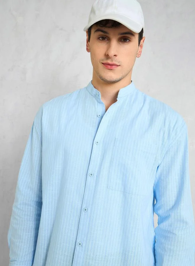 ساسافراس قميص رجالي مخطط باللون الأزرق بياقة ماندرين وقصة مريحة من ساسافراس