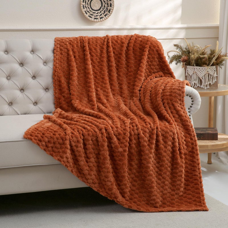 Puncuntex بطانية بونكونتيك برتقالية محترقة 50"×60" بوصة فuzzy 3D جاكاردي زخرفية من الفلانيل الصوف الناعم للغاية للكنبة والأريكة والكرسي خفيفة الوزن - Image 3