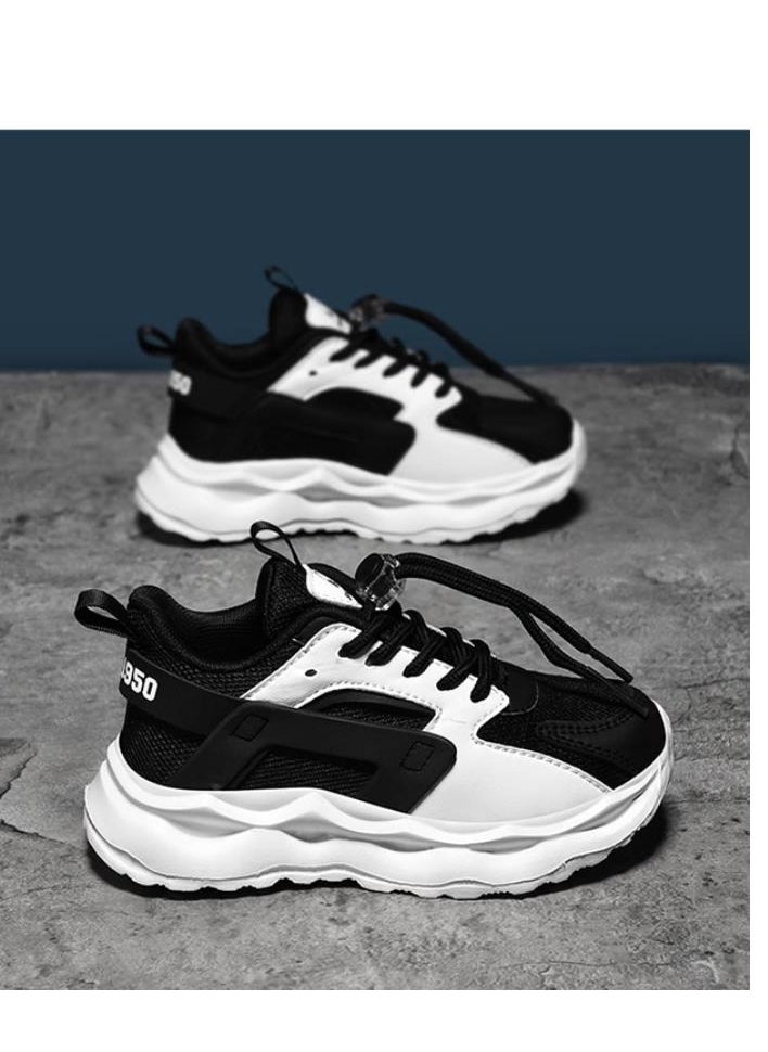 Snoopy New Children's Non Slip Soft Soled Outdoor Sports Shoes  - Image 3