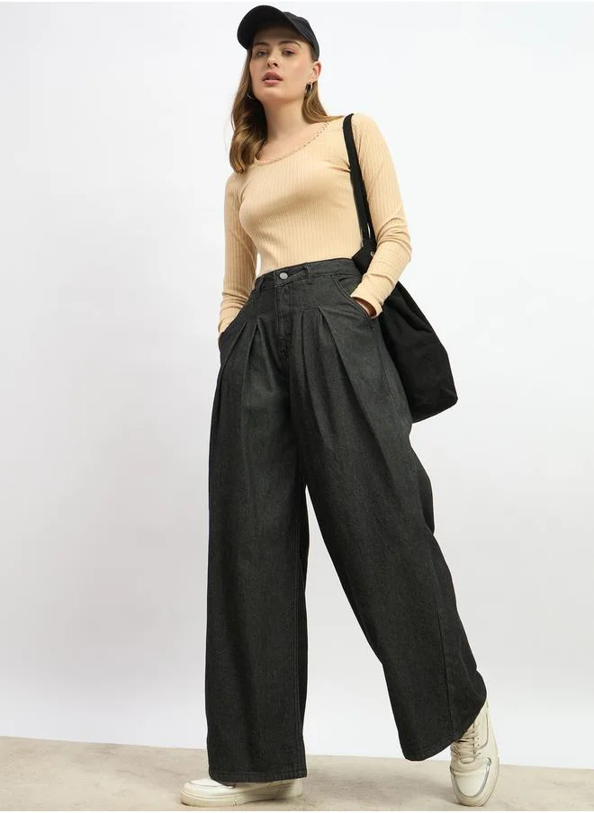 ستايلي Mid Rise Wide Leg Pleated Jeans