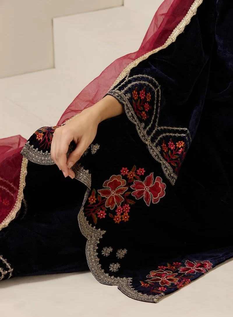 ISHIN Women's Navy Velvet Embellished Tunic Full Length Casual Straight Fit Kurta Set