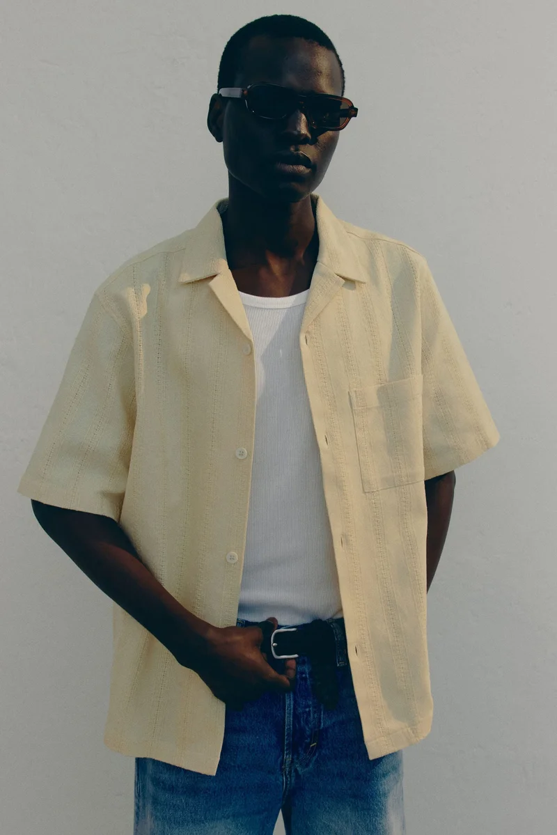 اتش اند ام قميص ريزورت بقصّة عادية