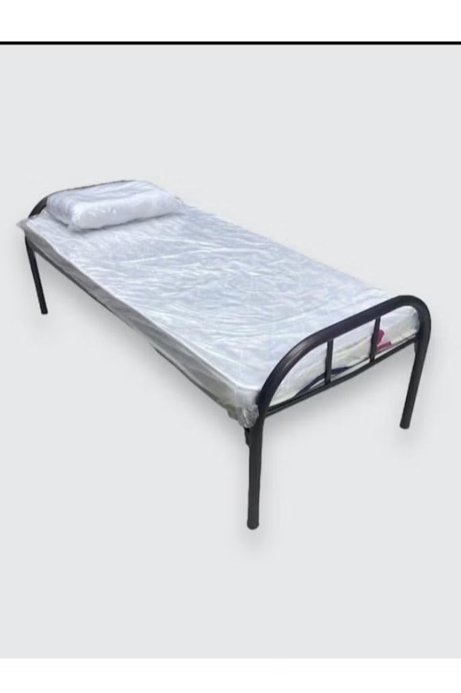سرير حديد نفر مقاس 190*90 سم مع مرتبة نفر 190*90*10 سم مع مفرش فندقي وطني 5 قطع مع مخدة مقاس 75*50 - Image 2