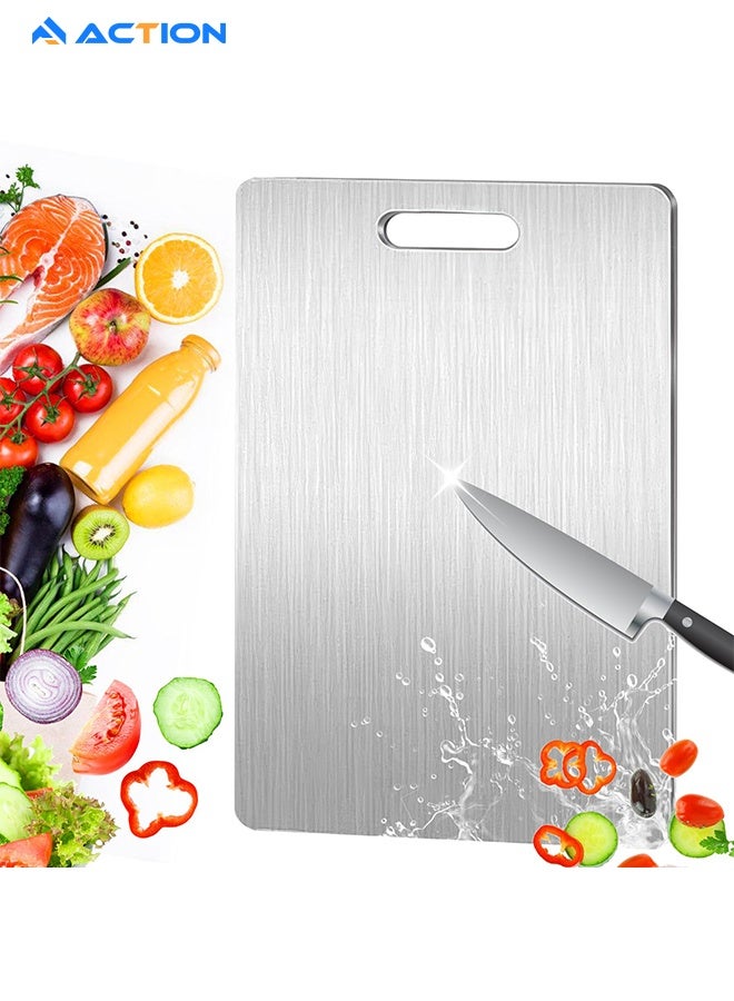 أكشن ألواح تقطيع ستان ستيل لوح تقطيع ستيل مزدوج الجوانب قطاعه الواح تقطيع غير قابل للانزلاق للحوم والجبن والفواكه والخضروات، آمن للاستخدام في غسالة الأطباق 39 × 28 سم قطاعات - Image 1