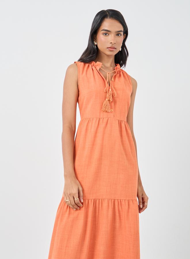 تايك تو فستان ماكسي طبقات بياقة  بدون أكمام وحافة مكشكشة - Image 3