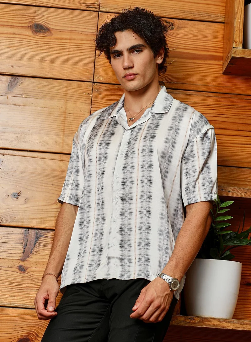 Campus Sutra Campus Sutra Men's Black & White Nomad Satin Oversized Shirt For Casual Wear | Cuban Collar | Short Regular Sleeves | Button Closure | Oversized Shirt Crafted With Comfort Fit For Everyday Wear