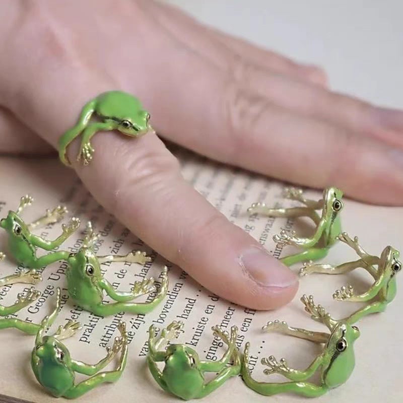 WU New Stylish Green Funny Frog Ring - Unique Design, Adjustable Size - Image 2
