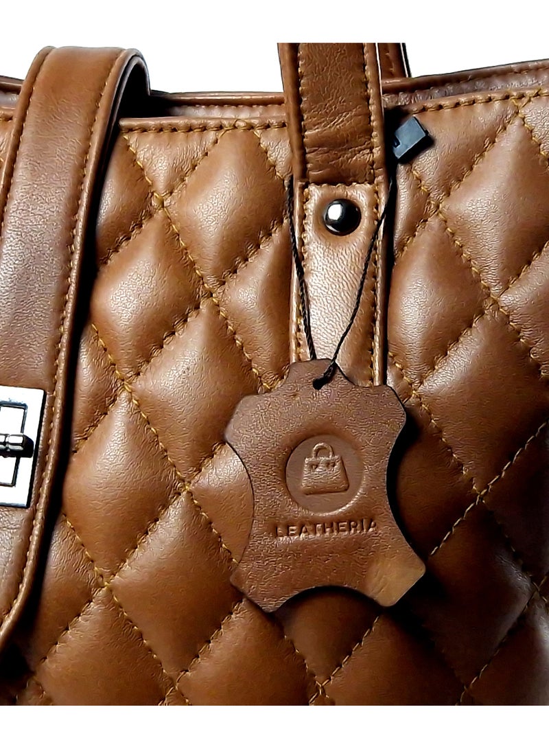 ليذريا  شنطة حريمى من الجلد الطبيعي الناعم بتصميم الكابتونيه الجذاب - متوسطة الحجم - Image 4