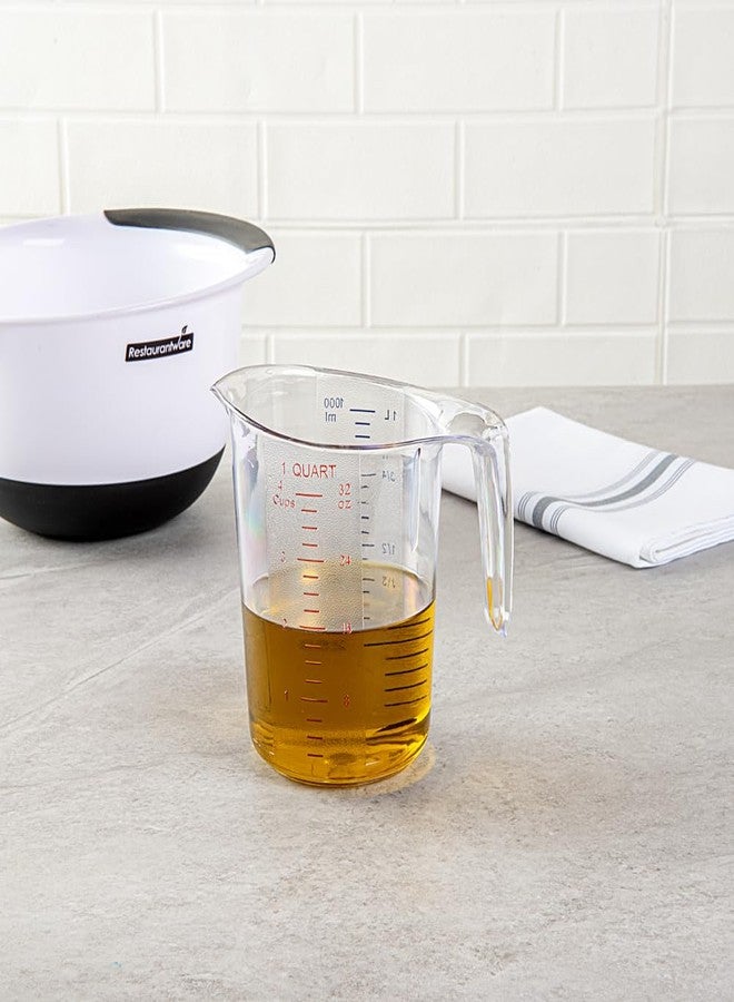 ريستورنت وير طقم أدوات مطبخ للمطاعم RW، يتضمن وعاء قياس سعة 1 كوارت، وكأس قياس متين - بوحدات قياس مترية وإمبراطورية، وفوهة على شكل حرف V، وكوب قياس بلاستيكي شفاف، ومقبض مزود بمسكة للإبهام، ويتحمل درجات حرارة تصل إلى 248 درجة فهرنهايت. - Image 3