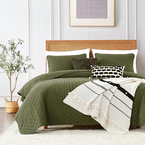 ROARINGWILD California Cal King Size Cloud Quilt Bedding Sets with 2 Pillow Shams, Green Olive Oversized Lightweight Bedspread Coverlet, All Season, 3 Pieces, 118x106 inches - Image 1