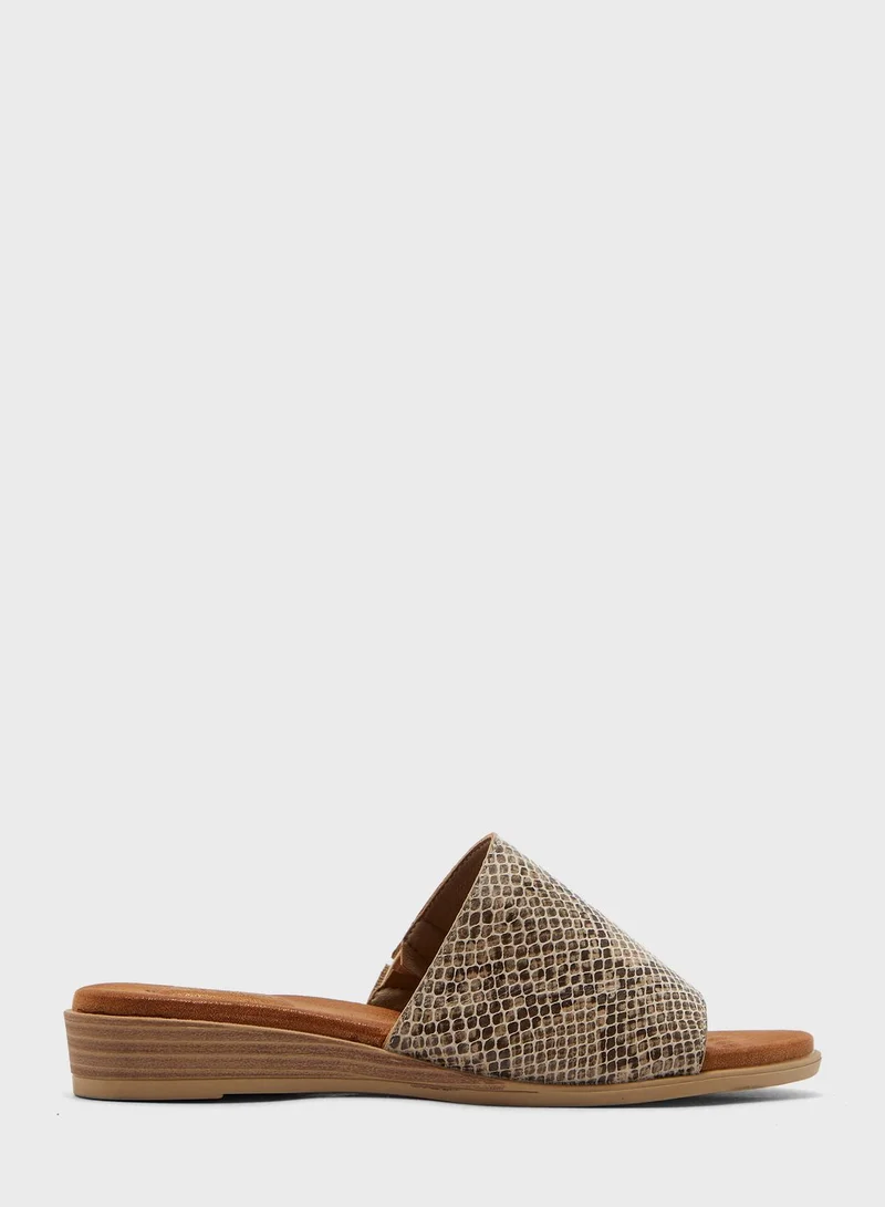 Le Confort Wide Strap Wedge Sandal